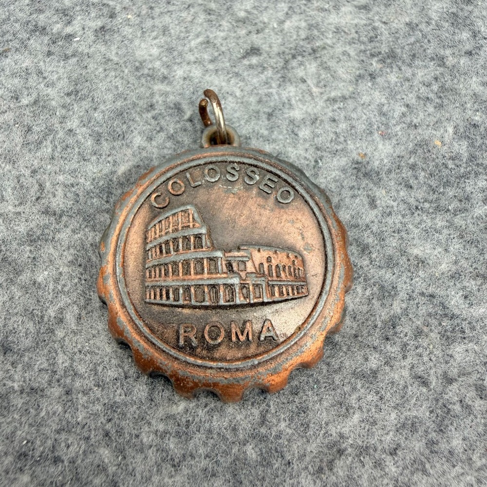 Vintage Colosseo Roma Souvenir Charm Pendant Bronze Tone Italy Colosseum